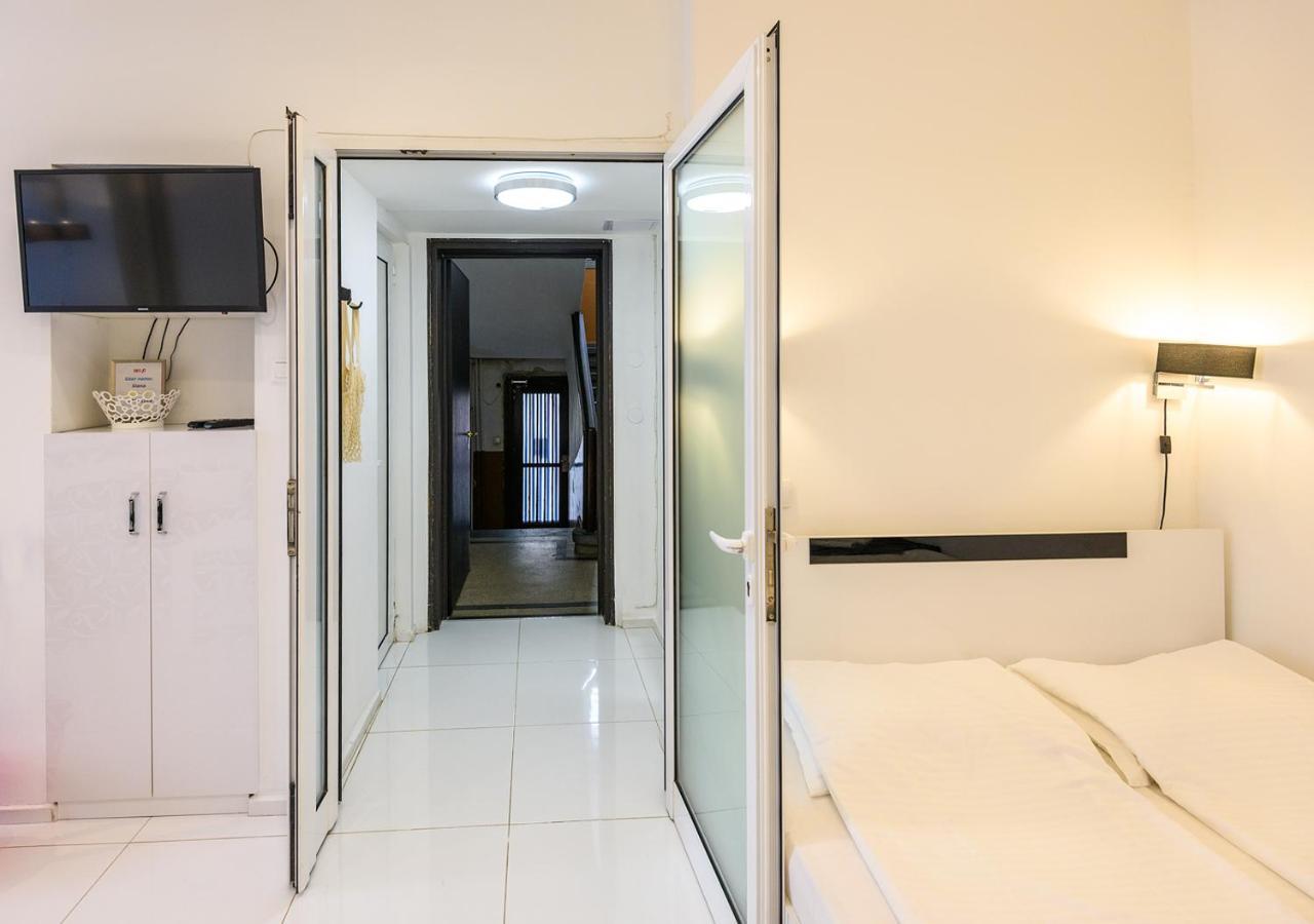 Zero-Waste Studio Apartment in Central Sofia Exterior foto