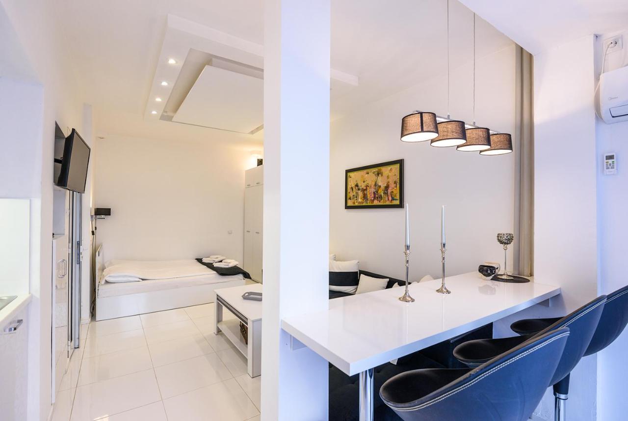Zero-Waste Studio Apartment in Central Sofia Exterior foto